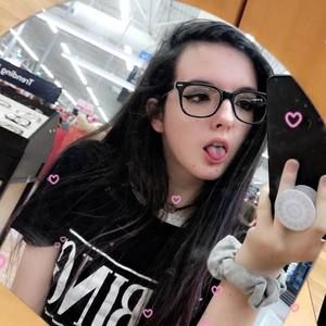 Meet your Posher, Rebeka